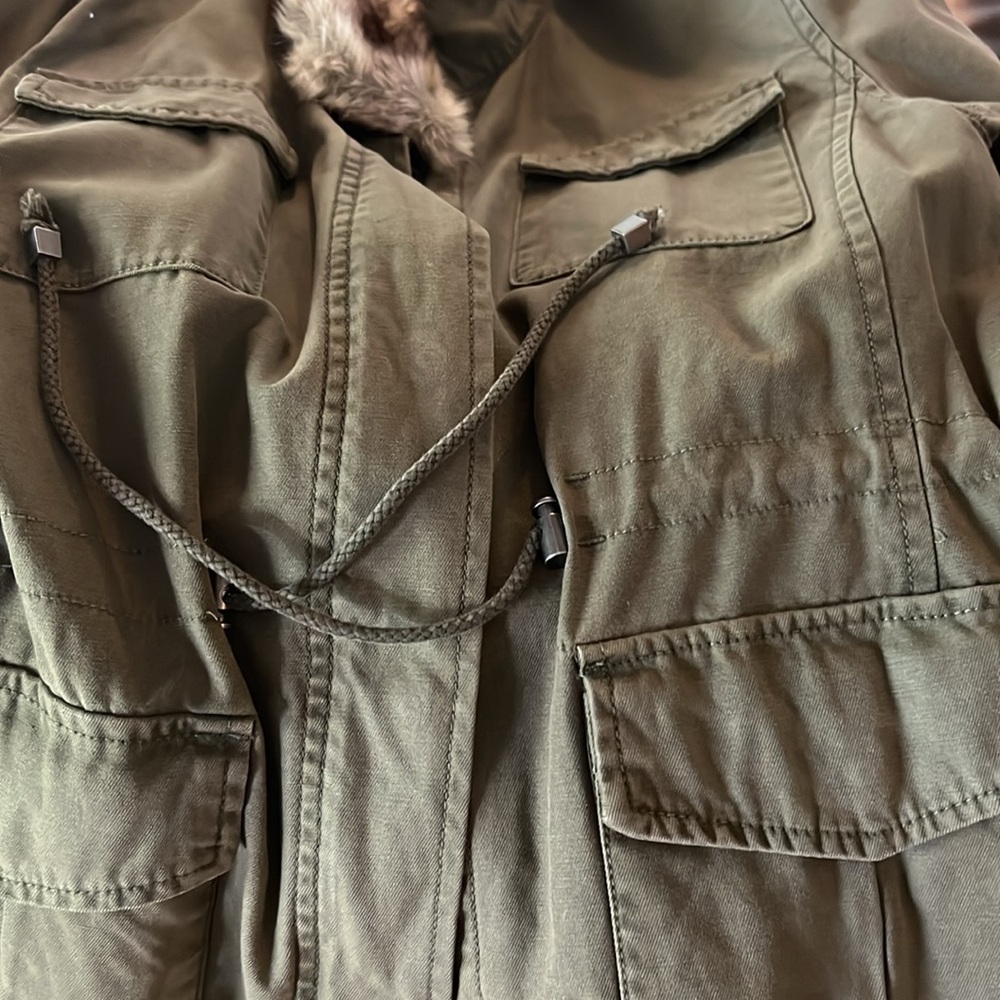 Levi's Green Jacket with Faux Fur Collar - Picture 3 of 5